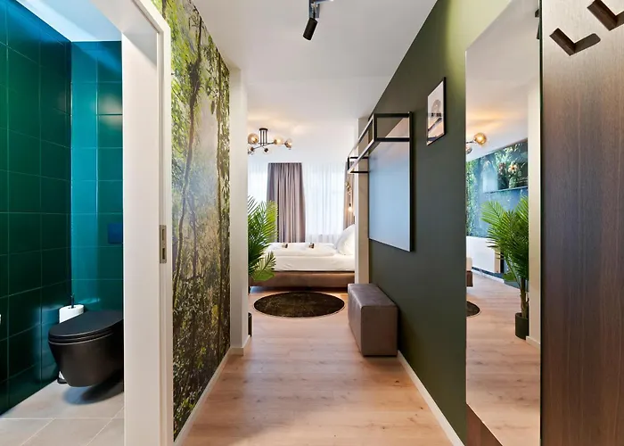 Hotell Jungle No5 Boutique - City-center 4*